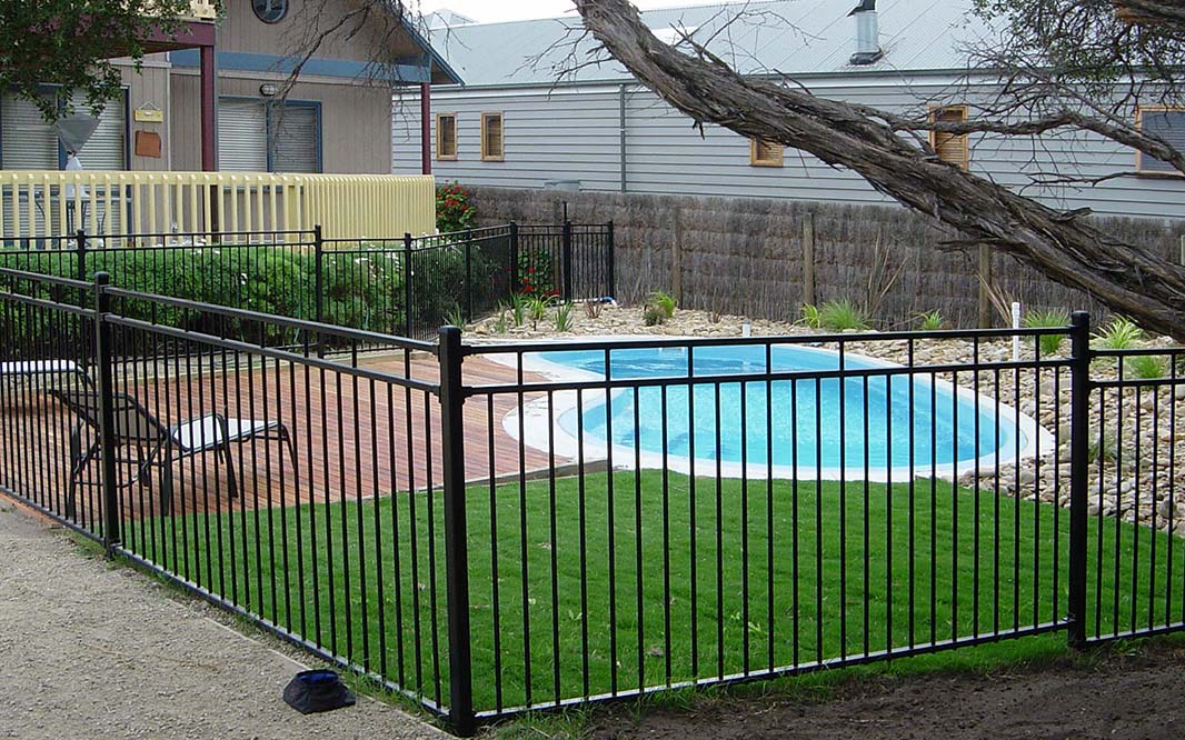 aluminium pool fence Melbourne